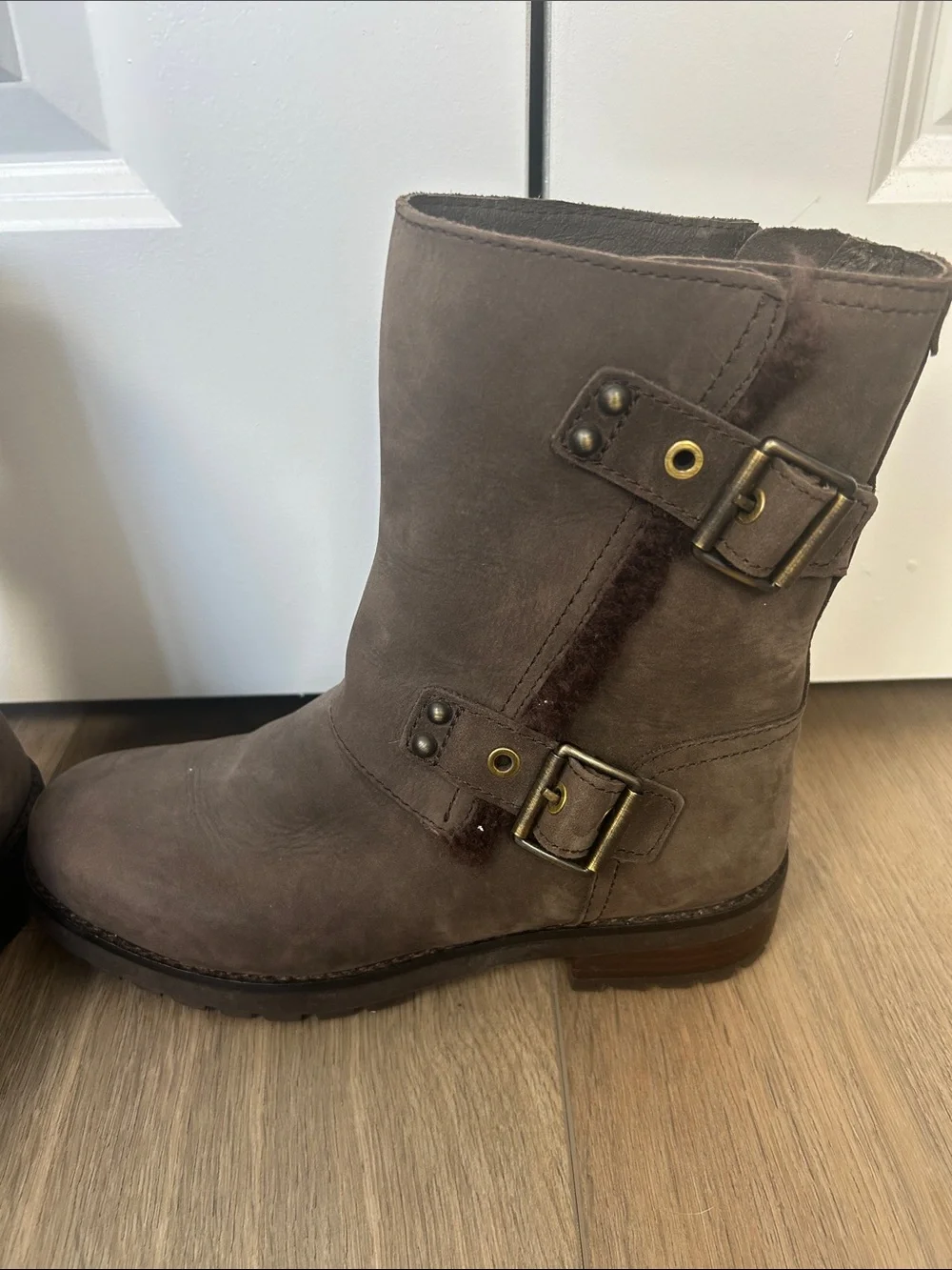 UGG Women’s Brown Suede Shearling-Lined Mid-Calf Boots Size 6.5